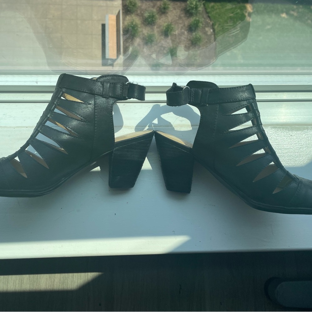Naturalizer Talan Black Ankle Strap Sandal Block Heel Hook + Loop Women’s 8.5 W
